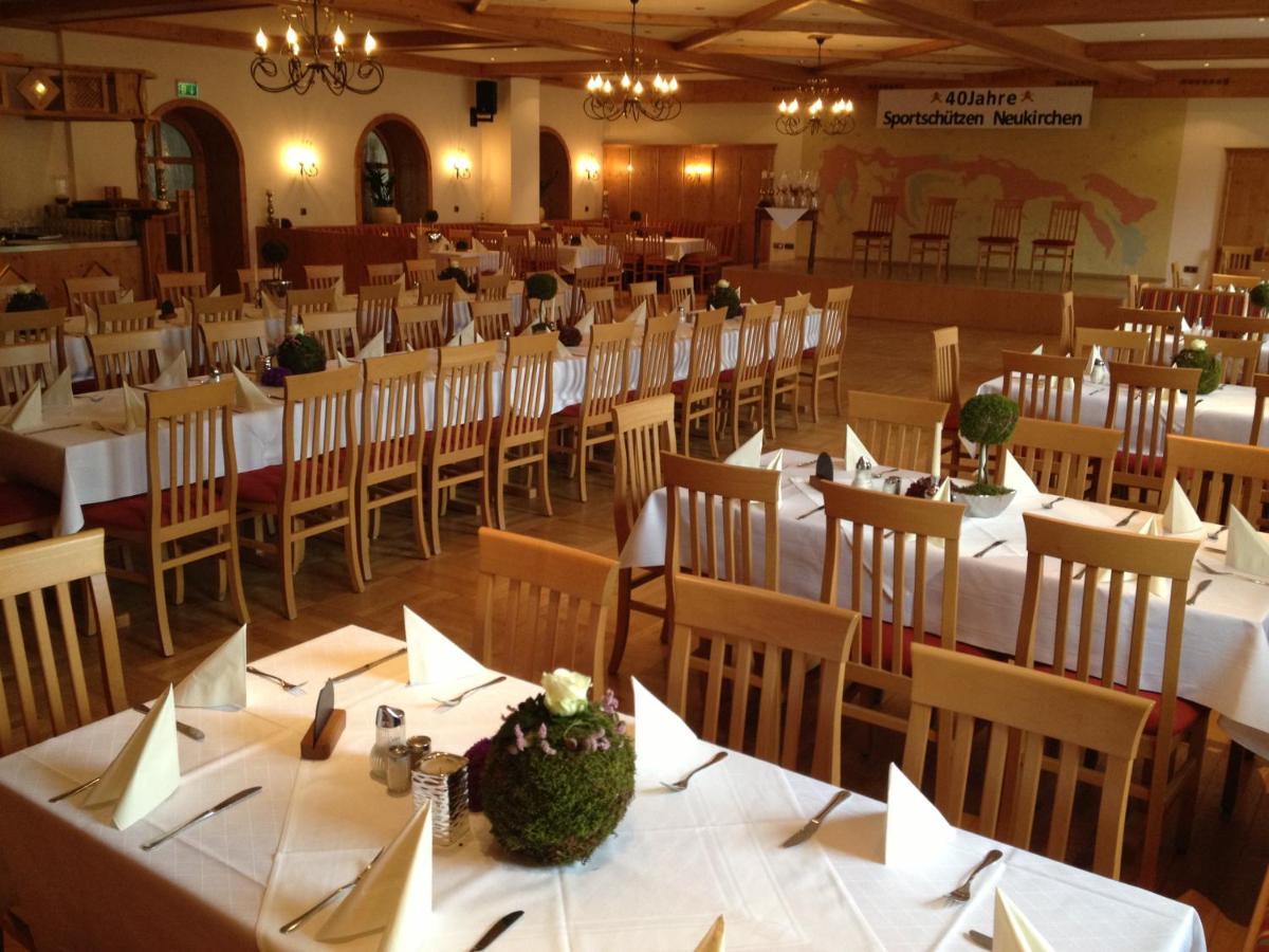 Landgasthof Zum Hieblwirt Hotel Neukirchen  ภายนอก รูปภาพ